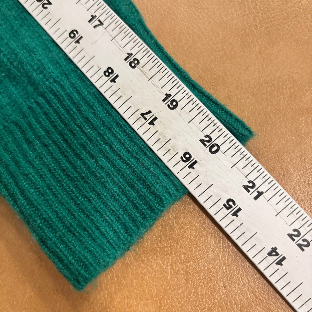 J. Crew Green 100% Cashmere Knit Crew Neck Pullover Sweater Women's Size XS - Picture 9 of 10